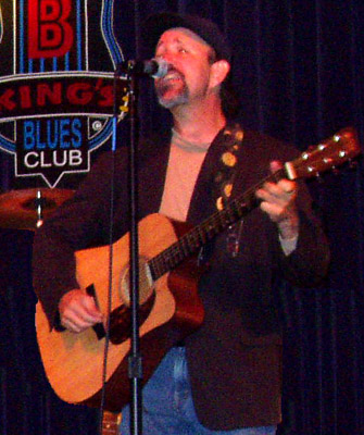 Jeremy sings Fisher, at BB King's Club in LA, July 2003